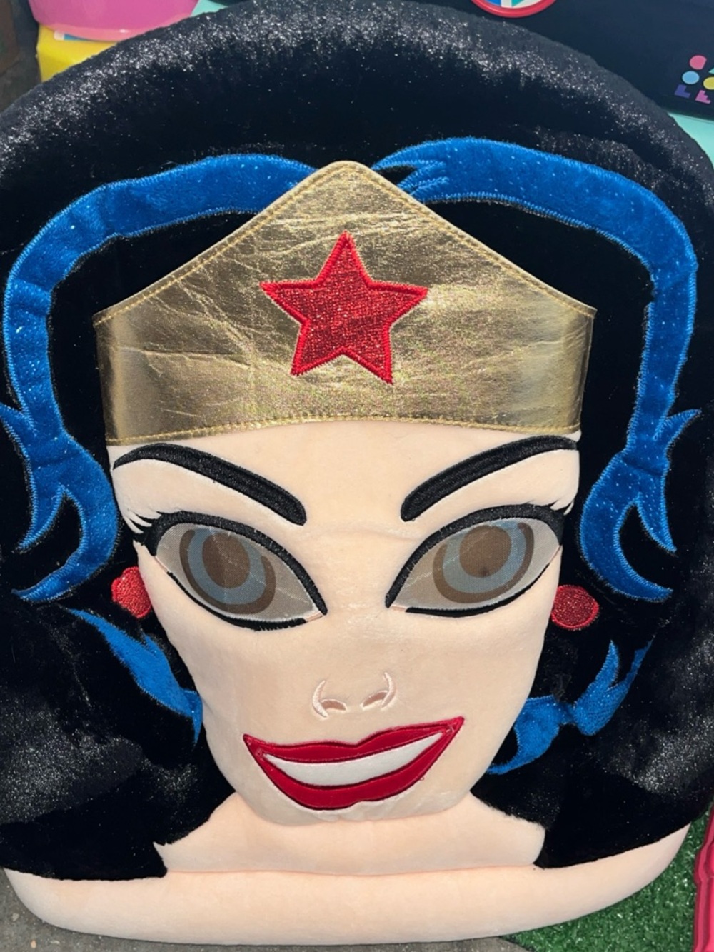 Wonder Woman Big Greeter Head